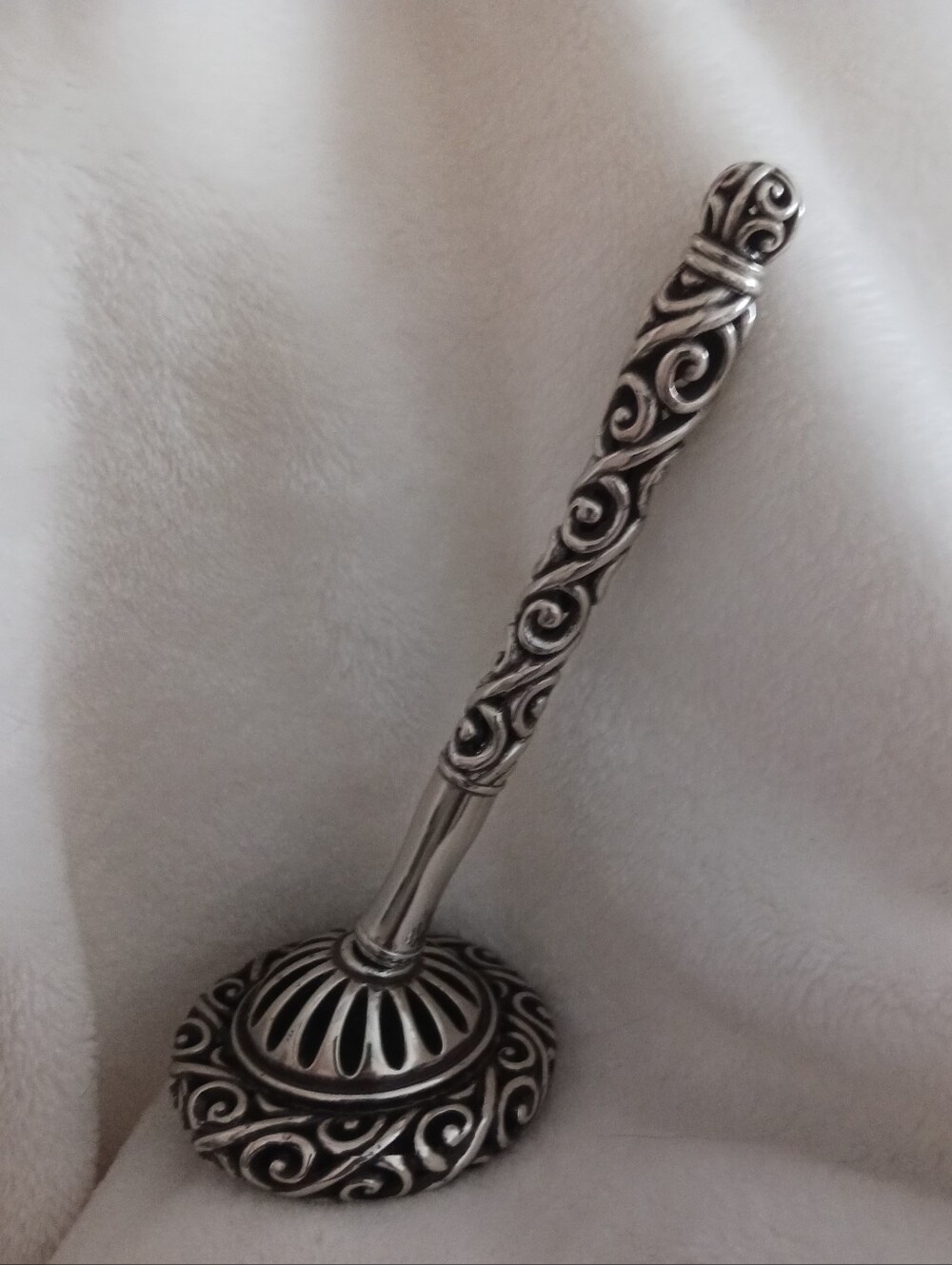 Brighton Silvertone Filagree Metal Pen and Domed Holder Set
